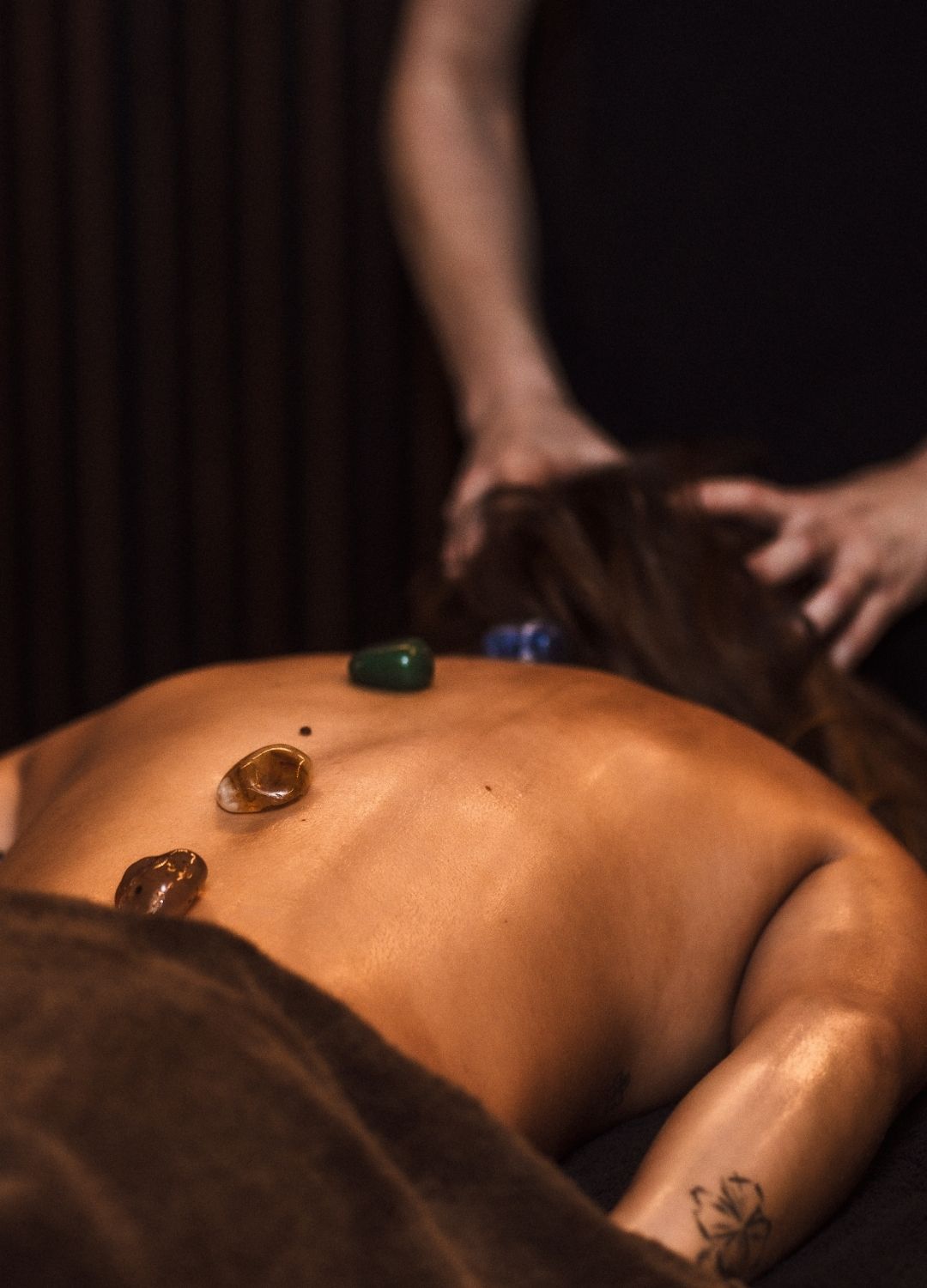 Gäste genießen Spa Anwendungen und Entspannung im Montafon